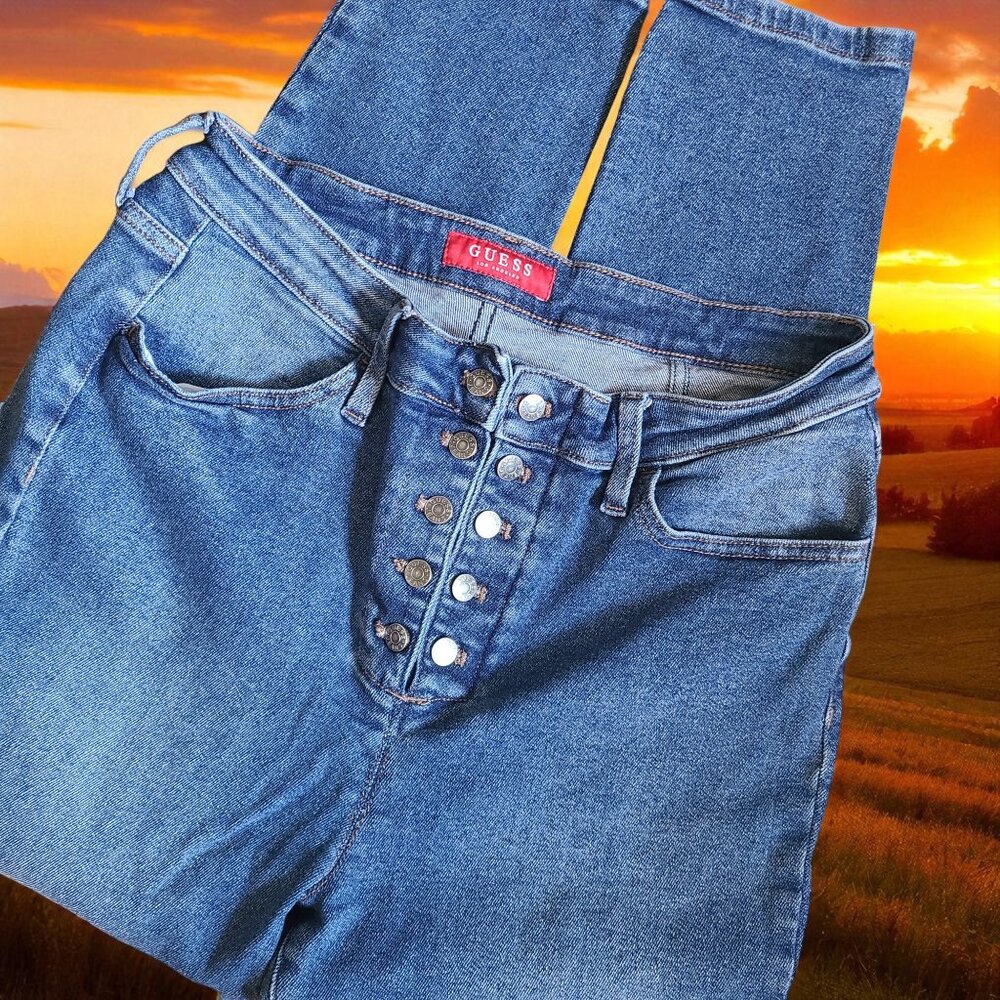 GUESS BUTTON FLY JEANS